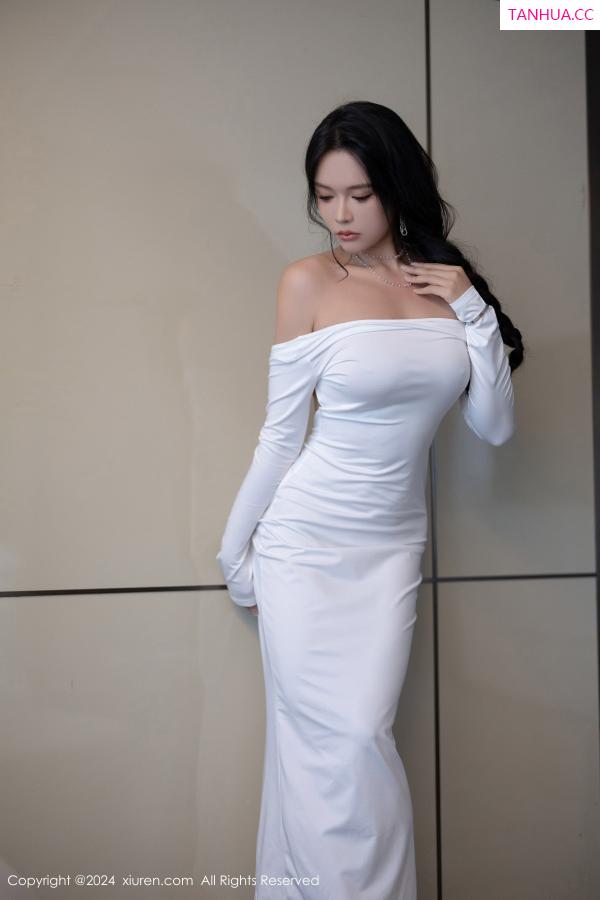 小娜比  [XiuRen]高清写真图 2024.09.05 No.9115 娜比 黑丝美腿第9张图片